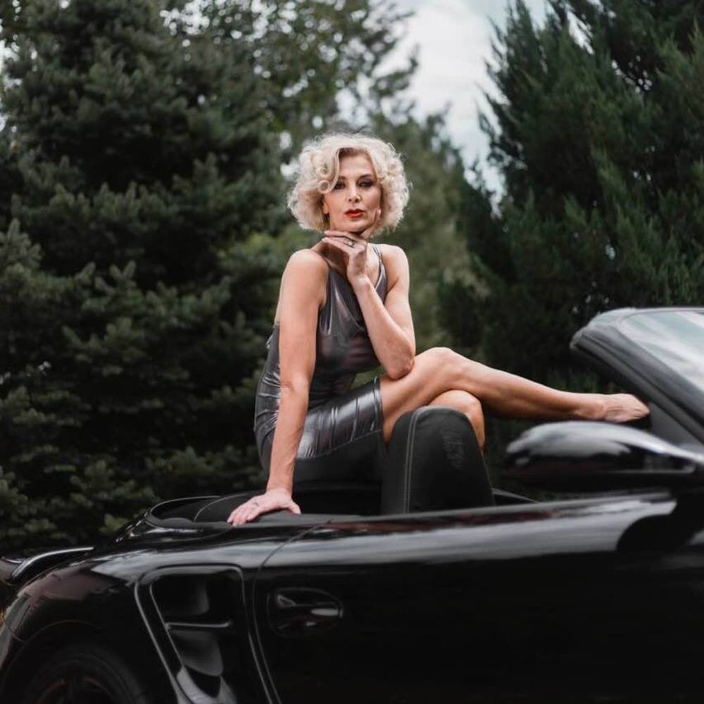 Meet your Posher, Jane